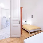 Ergola - Spacious Cozy 2 Big Downtown Apartment Budapest