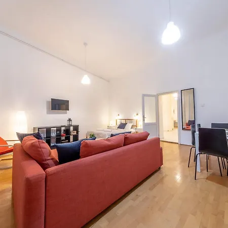 Ergola - Spacious Cozy 2 Big Downtown Apartament