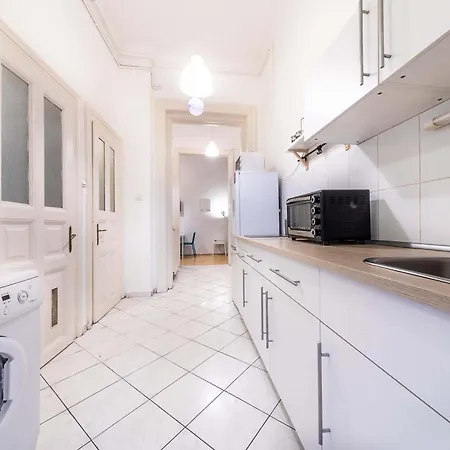 Ergola - Spacious Cozy 2 Big Downtown * Boedapest